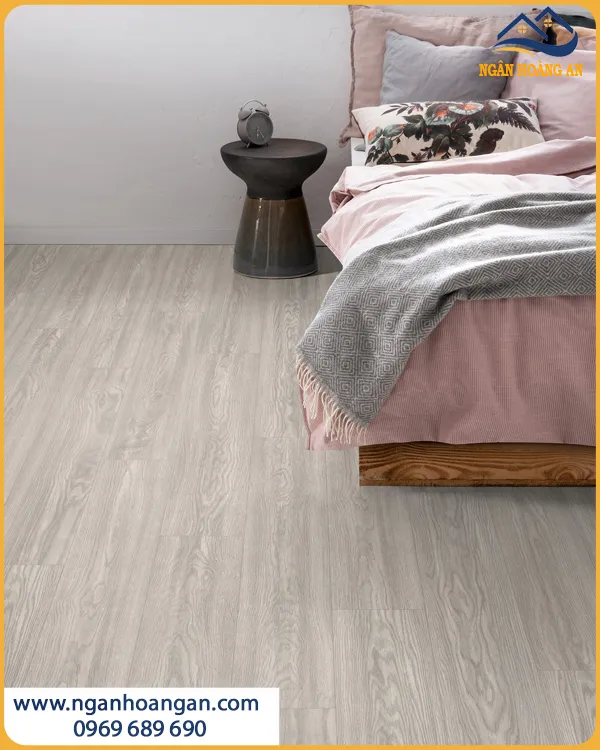 Phòng Ngủ Lát Sàn Gỗ Công Nghiệp Egger-EPL178 Dễ Bảo Dưỡng