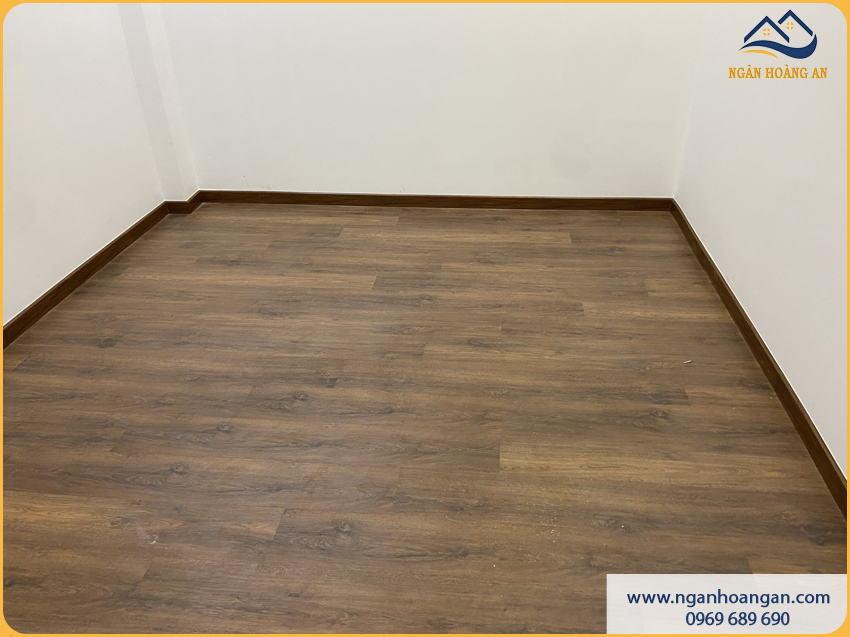 Phòng Ngủ Lát Sàn Gỗ Công Nghiệp Giảm Trơn Trượt Phòng Ngủ Lát Sàn Gỗ Công Nghiệp Giảm Trơn Trượt