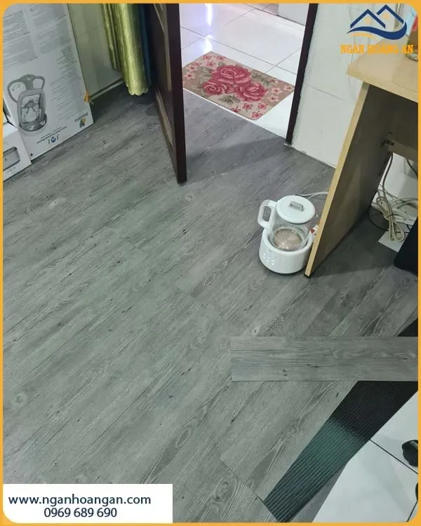 Phòng Ngủ Lát Sàn Nhựa Tự Dán Hạn Chế Bám Bụi Phòng Ngủ Lát Sàn Nhựa Tự Dán Hạn Chế Bám Bụi