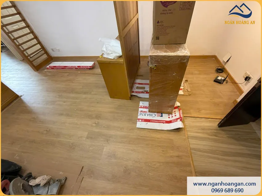 Sàn Charm SPC03 Giúp Dễ Dàng Bảo Trì – Ít Tốn Công Sức Sàn Charm SPC03 Giúp Dễ Dàng Bảo Trì – Ít Tốn Công Sức