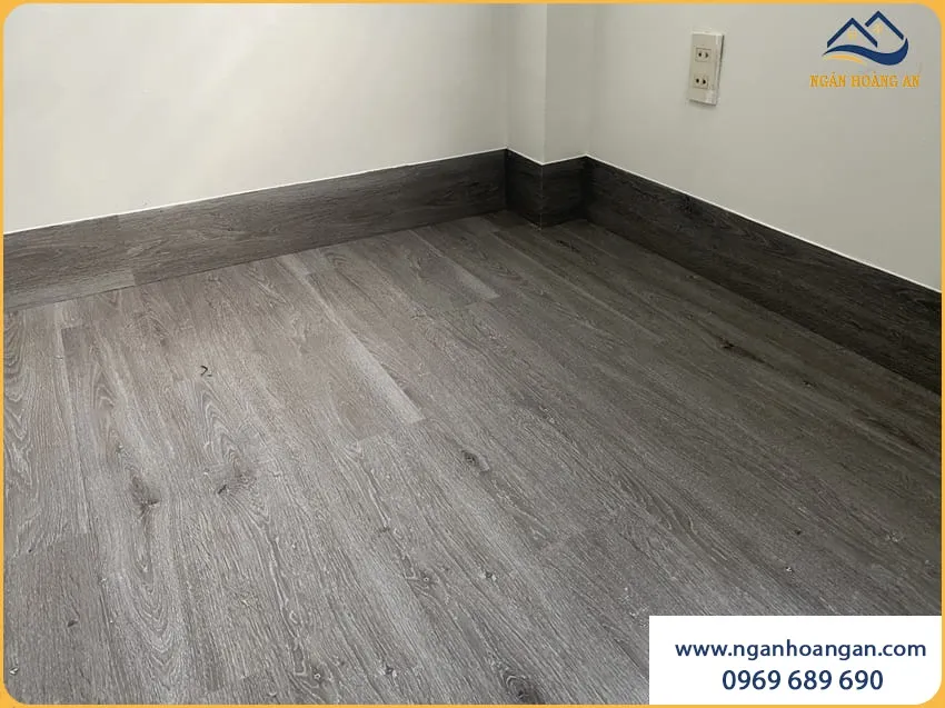 Sàn Nhựa Dán Keo Làm Mới Toàn Bộ Căn Nhà