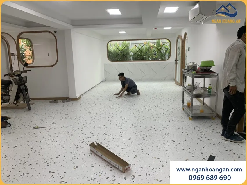 Sàn Nhựa Dán Keo – Lựa Chọn Phổ Biến Cho Tiệm Spa