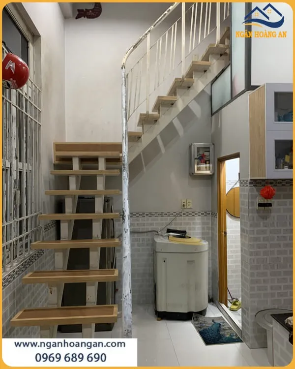 Sàn Nhựa Glotex Lát Bậc Cầu Thang