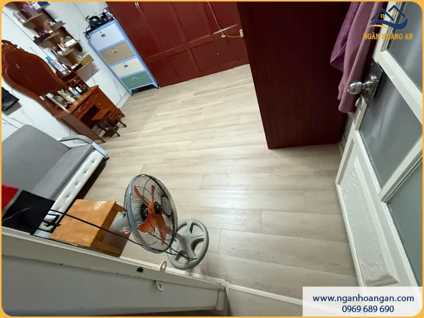 Sàn Nhựa Hèm Khóa Hobiwood HS74 Vân Gỗ Sang Trọng Sàn Nhựa Hèm Khóa Hobiwood HS74 Vân Gỗ Sang Trọng