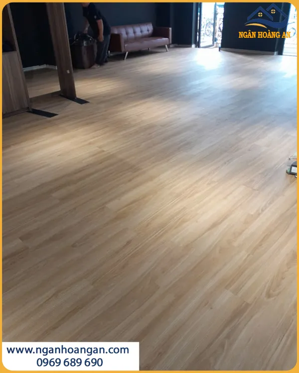 Sàn Nhựa THFLoor W301-1 Dễ Vệ Sinh Và Lau Chùi Sàn Nhựa THFLoor W301-1 Dễ Vệ Sinh Và Lau Chùi