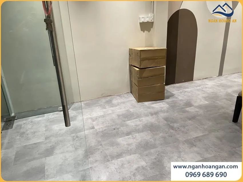 Tăng Thẩm Mỹ Văn Phòng Với Sàn Nhựa Hèm Khoá Glotex VD904 Tăng Thẩm Mỹ Văn Phòng Với Sàn Nhựa Hèm Khoá Glotex VD904