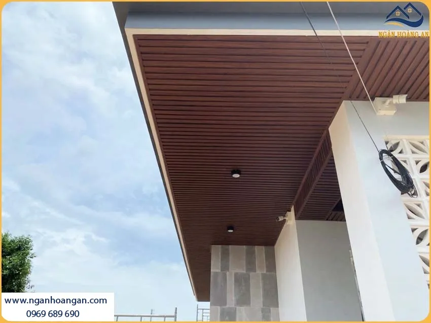 Lam 3 Sóng Thấp Giả Gỗ Kosmos Giúp Tạo Không Gian Nội Thất Hoàn Hảo