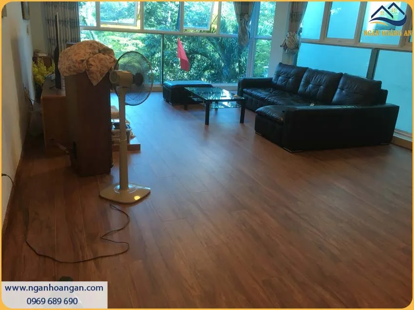 Lắp Đặt Sàn Gỗ Công Nghiệp Robina Thi Công Nhanh, Có Độ Bền Cao