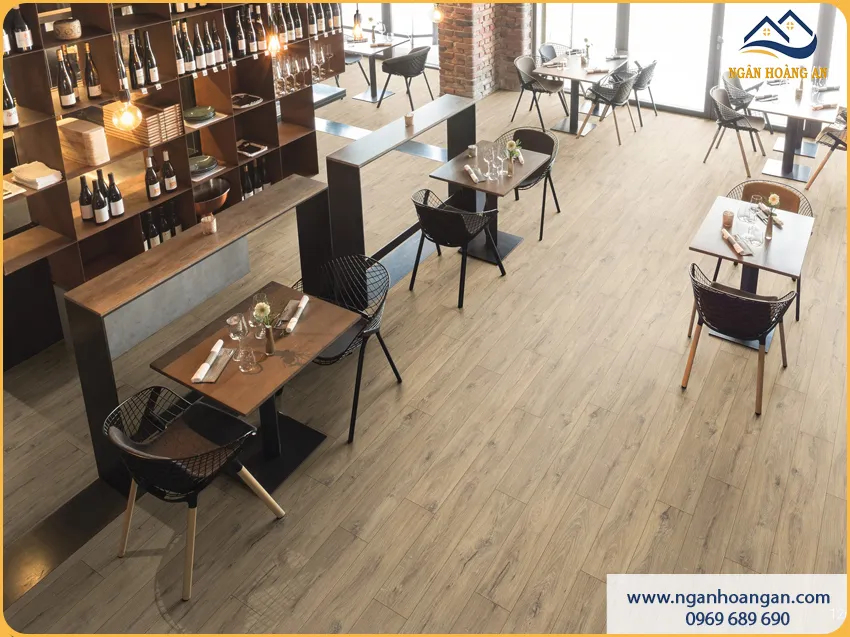 Thi Công Lát Sàn Gỗ Công Nghiệp Cho Nhà Bếp Nhanh Gọn