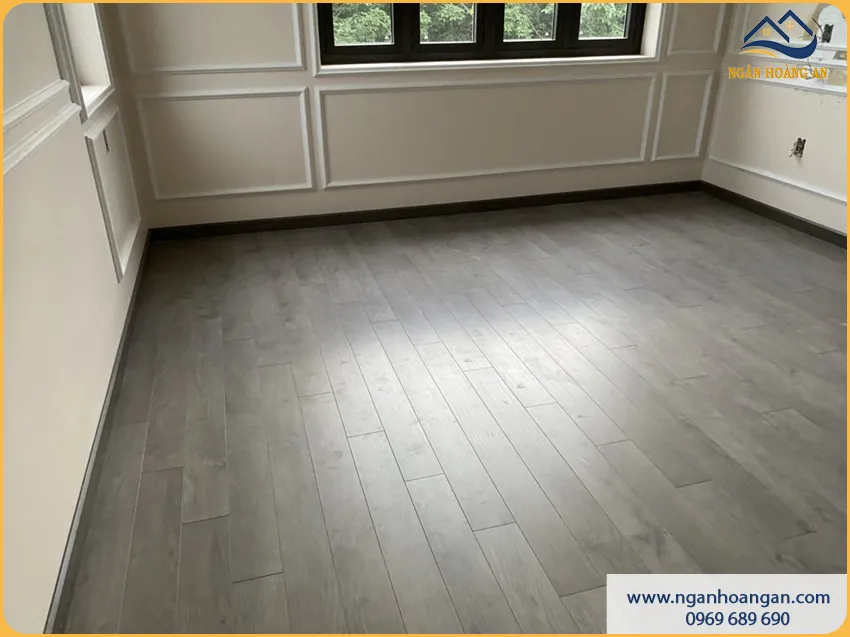 Thi Công Lát Sàn Gỗ Công Nghiệp Cho Phòng Khách Nhanh Gọn