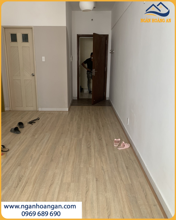 Thi Công Lát Sàn Gỗ Công Nghiệp Cho Phòng Ngủ Dễ Vệ Sinh