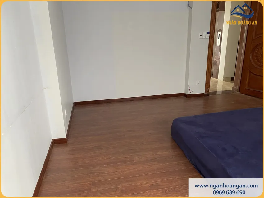 Thi Công Lát Sàn Gỗ Công Nghiệp Cho Phòng Ngủ Nhanh Gọn