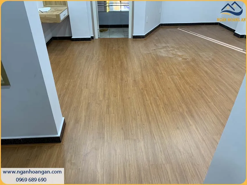 Sàn Gỗ Công Nghiệp Robina Có Khả Năng Chống Trơn Trượt, Chống Trầy Xước