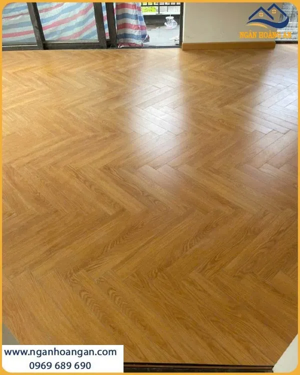 Lát Sàn Gỗ Xương Cá Charmwood C01 Cho Nhà Phố Lát Sàn Gỗ Xương Cá Charmwood C01 Cho Nhà Phố