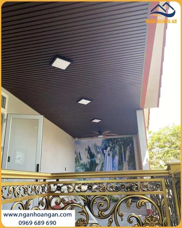 Khách Hàng Ưa Chuộng Lam Sóng Giả Gỗ 3S200X15-010 Ốp Trần Cho Nhà Ở