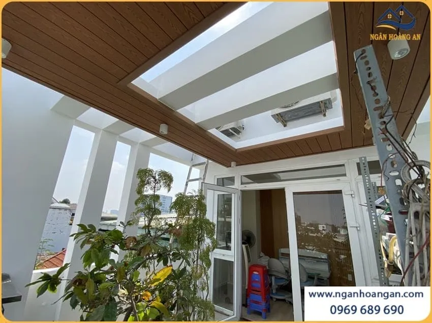 Thi Công Ốp Trần Mái Hiên Gỗ Nhựa Ngoài Trời Kosmos Light Wood
