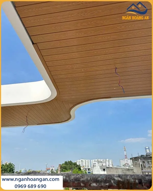 Công Trình Trần Tám Ốp ASA Hobiwood OPASA001 Không Biến Dạng
