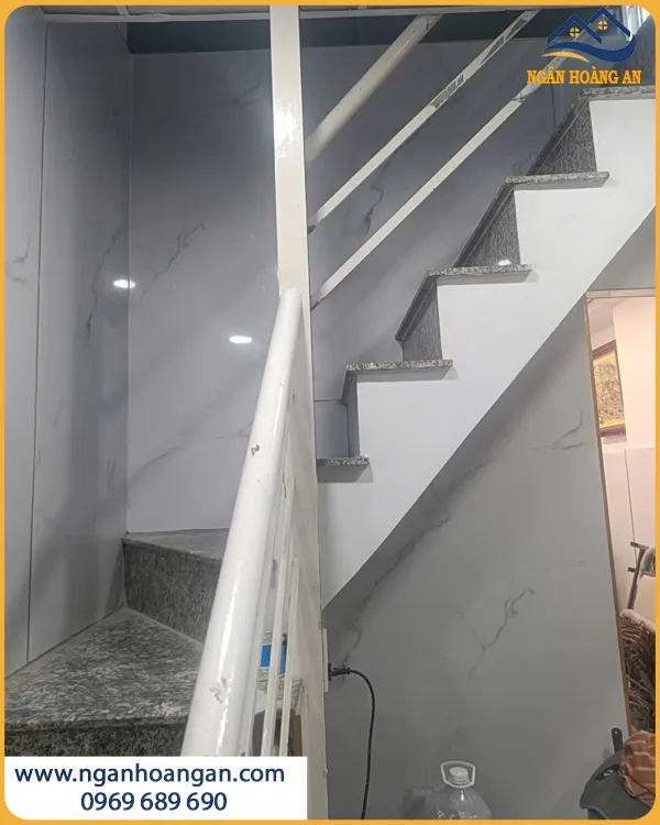 Thi Công Ốp Tường PVC Giả Đá Cho Nhà Ở Bền Đẹp