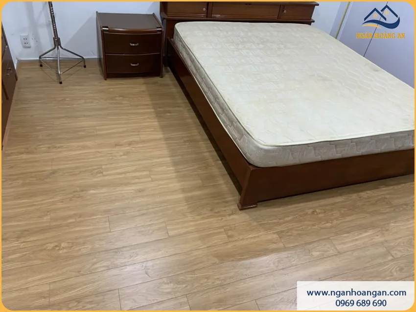 Thi Công Phòng Ngủ Lát Sàn Gỗ Công Nghiệp Đúng Kỹ Thuật