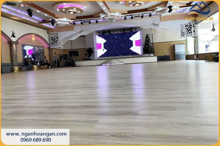 Đơn Vị Thi Công Sàn Gỗ Công Nghiệp Uy Tín