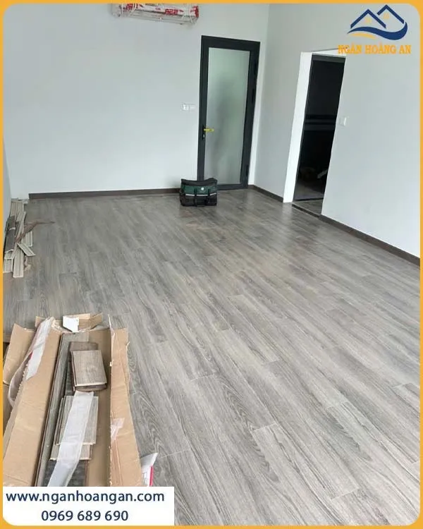 Thi Công Sàn Fortune F963 Hèm Khóa Khít Chắc