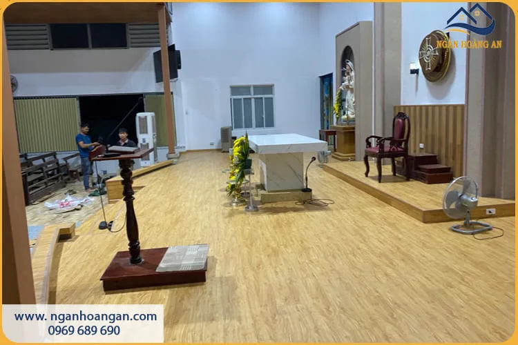 Thi Công Sàn Gỗ Công Nghiệp Sang Trọng Uy Tín