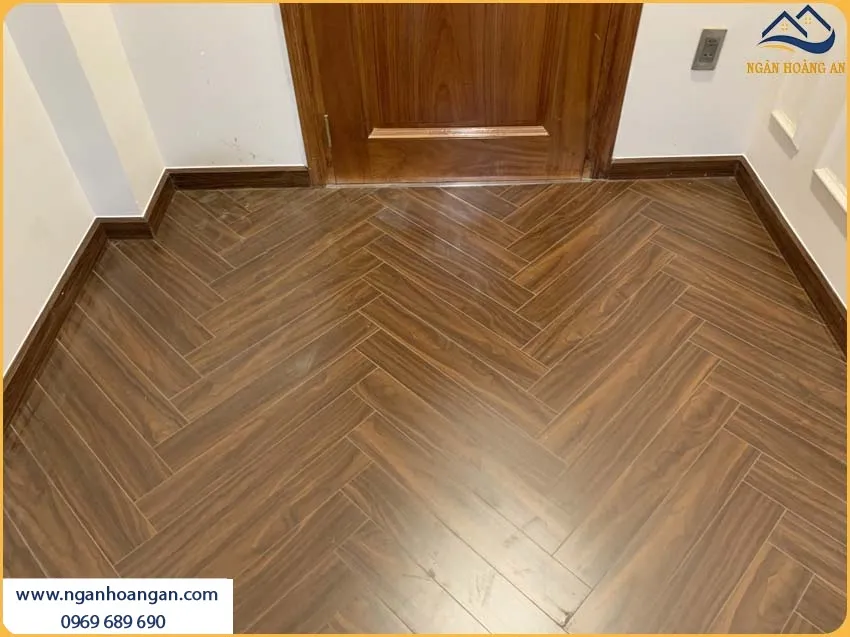 Thi Công Sàn Gỗ Xương Cá Charmwood Thân Thiện Với Người Dùng