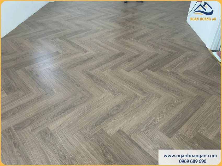 Thi Công Sàn Gỗ Xương Cá Cho Phòng Ngủ Dễ Lau Chùi