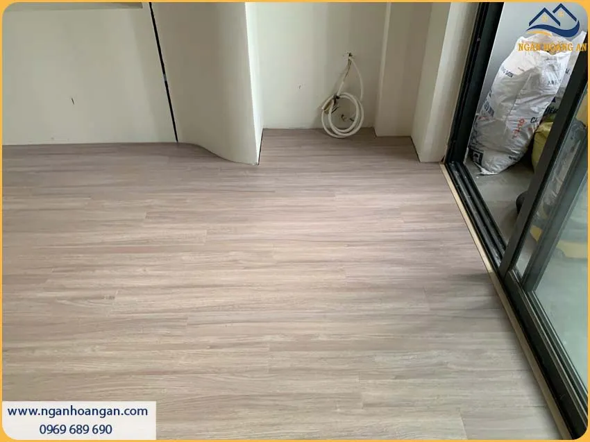 Sàn Nhà Được Lót Sàn Gỗ Công Nghiệp Kosmos KB1896 An Toàn Sức Khỏe Sàn Nhà Được Lót Sàn Gỗ Công Nghiệp Kosmos KB1896 An Toàn Sức Khỏe