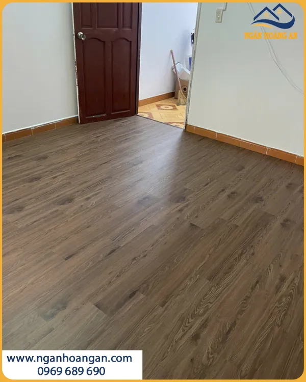 Thi Công Sàn Nhựa Dán Keo MSFloor 22005 Nhanh Cho Nhà Ở