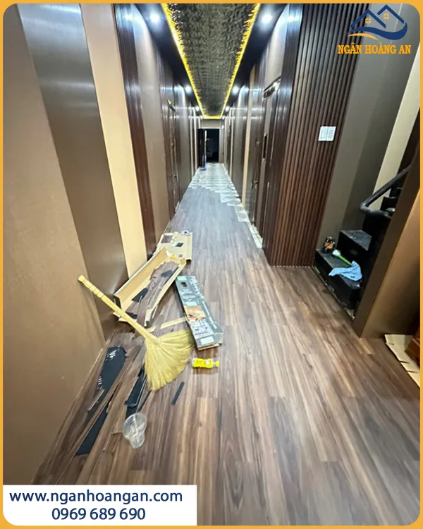 Thi Công Sàn Nhựa Dán Keo THFloor W302-1 Chuyên Nghiệp