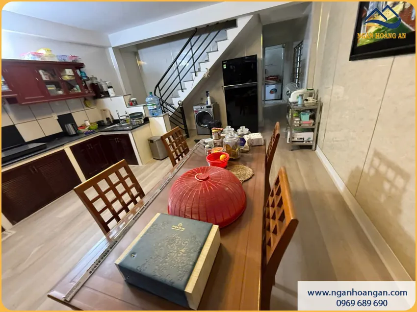 Thi Công Sàn Nhựa Hèm Khóa Hobiwood HS74 Cho Nhà Ở