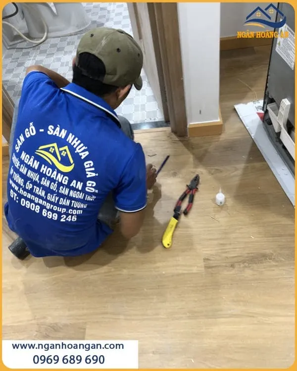 Thi Công Sàn Nhựa Hèm Khoá Morser C607 Cho Căn Hộ