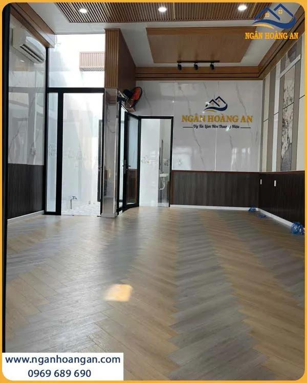 Thi Công Sàn Gỗ Xương Cá Charmwood Độ Bền Lên Đến 15 Năm