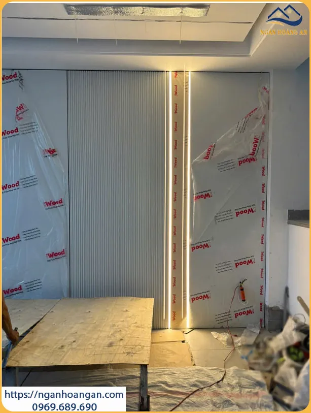 Thi Công Tấm Ốp Lam Sóng Than Tre iWood Tại Xã Bình Lợi TPHCM
