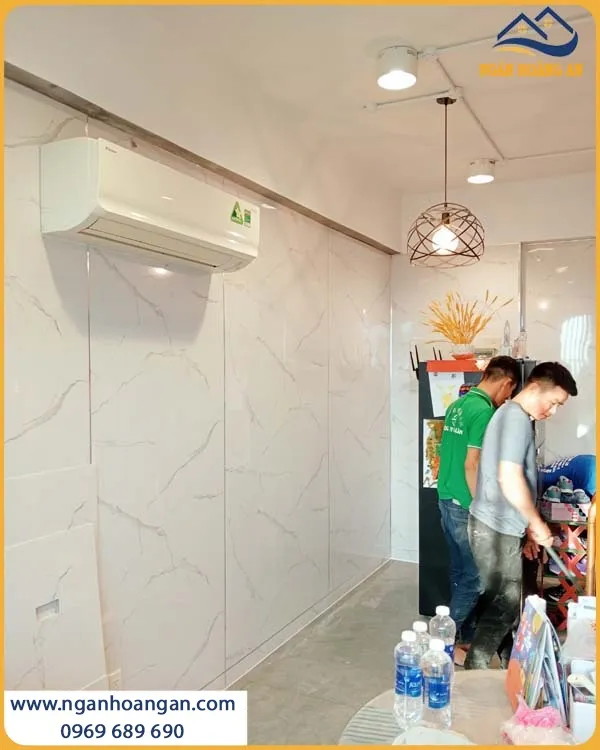 Tường Nhà Được Ốp Bởi Tấm PVC Nhựa Giả Đá Hobiwood VD2603 Độc Đáo