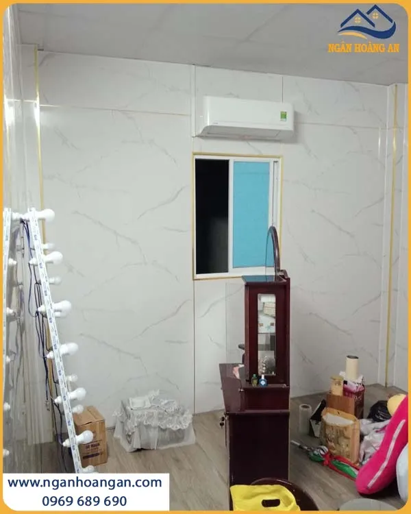 Thi Công Tấm PVC Giả Đá Hobiwood Không Bám Bụi, Dễ Lau Chùi Thi Công Tấm PVC Giả Đá Hobiwood Không Bám Bụi, Dễ Lau Chùi