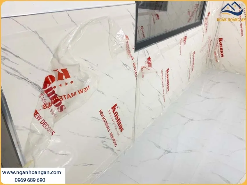 Thi Công Ốp Tường PVC Giả Đá Kosmos Chống Cháy Lan, An Toàn
