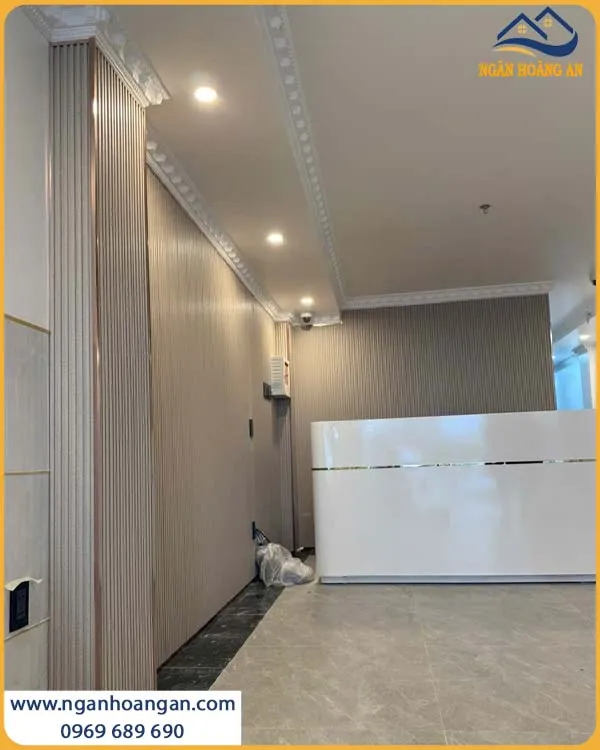 Thi Công Ốp Tường Lam Sóng Than Tre iWood CL-4 Chống Cháy Lan, An Toàn