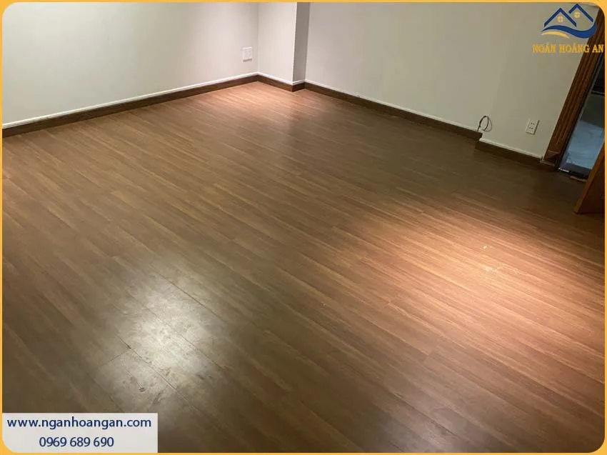 Lắp Đặt Sàn Gỗ Công Nghiệp Robina Thi Công Nhanh, Có Độ Bền Cao
