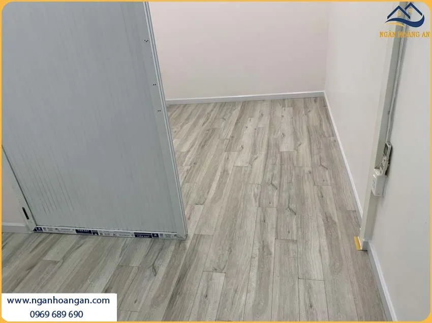 Lắp Đặt Sàn Gỗ Công Nghiệp Charmwood Thi Công Nhanh, Có Độ Bền Cao