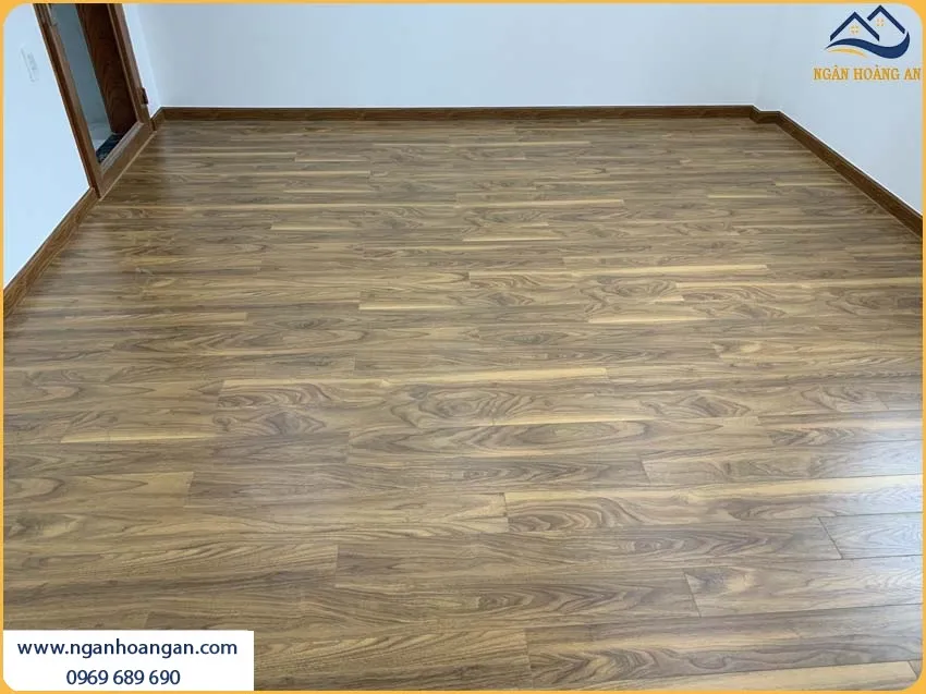 Sàn Gỗ Công Nghiệp Charmwood Vân Gỗ Sắc Nét Sang Trọng Cho Nhà Ở