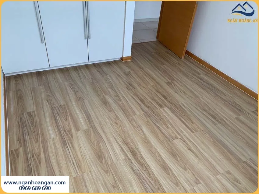 Thi Sàn Nhựa Dán Keo Cho Phòng Ngủ Đẹp, Bền