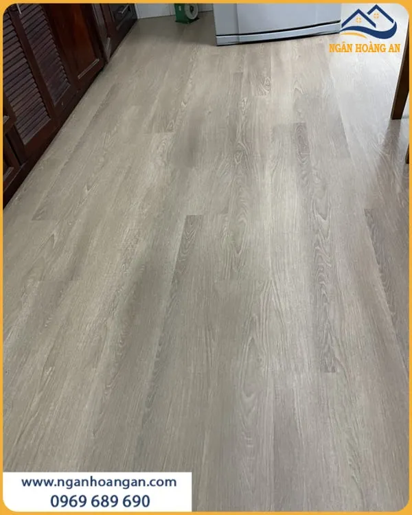 Tổ Ấm Thêm Gọn Gàng Với Sàn Nhựa Hèm Khoá Glotex S480