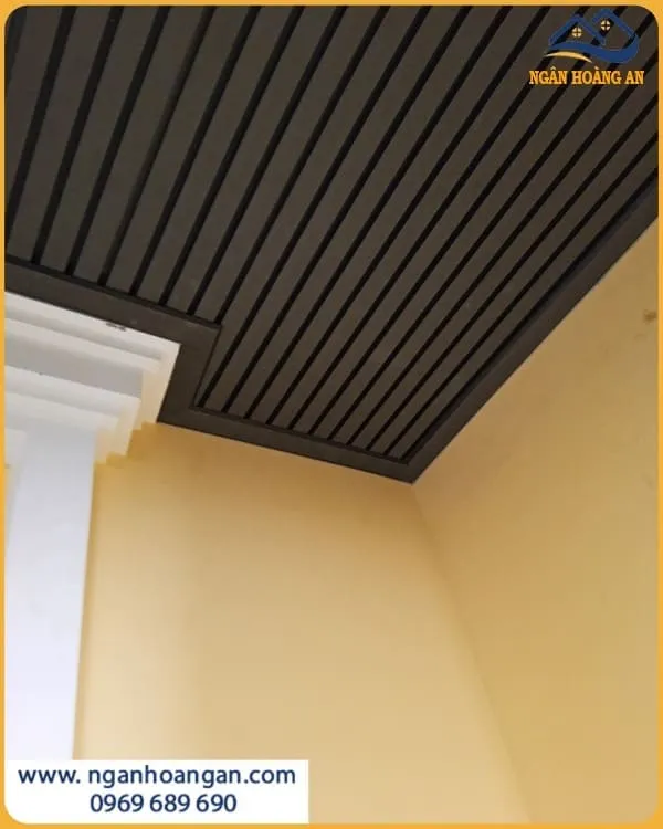 Trần Mái Hiên Kosmos Dark Grey – Chống Nắng Bền Màu Trần Mái Hiên Kosmos Dark Grey – Chống Nắng Bền Màu
