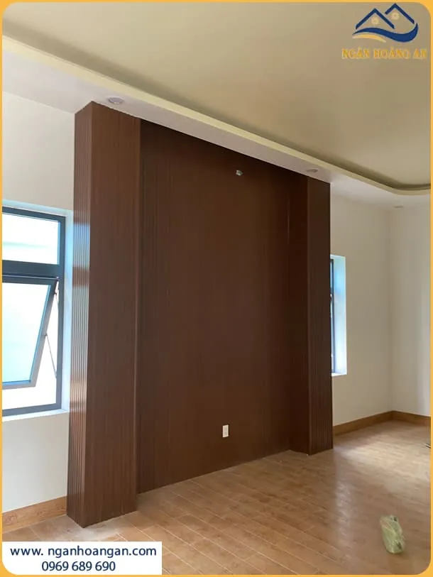 Trang Trí Vách Tivi Bằng Nano Nhựa Giả Gỗ