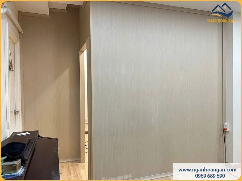Vách Ngăn Hai Mặt Giả Gỗ Phân Chia Không Gian Hiệu Quả Vách Ngăn Hai Mặt Giả Gỗ Phân Chia Không Gian Hiệu Quả