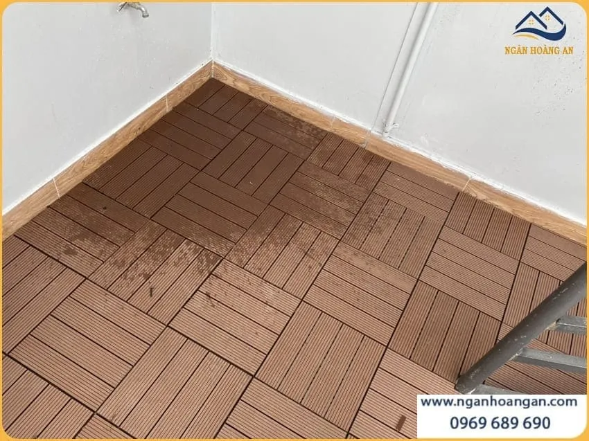 Vỉ Gỗ Nhựa Kosmos Màu Copper Brown Lát Sân Thượng Ngoài Trời