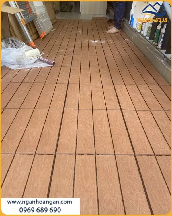 Vỉ Gỗ Nhựa Ngoài Trời Lát Sàn Ban Công Kosmos Light Wood